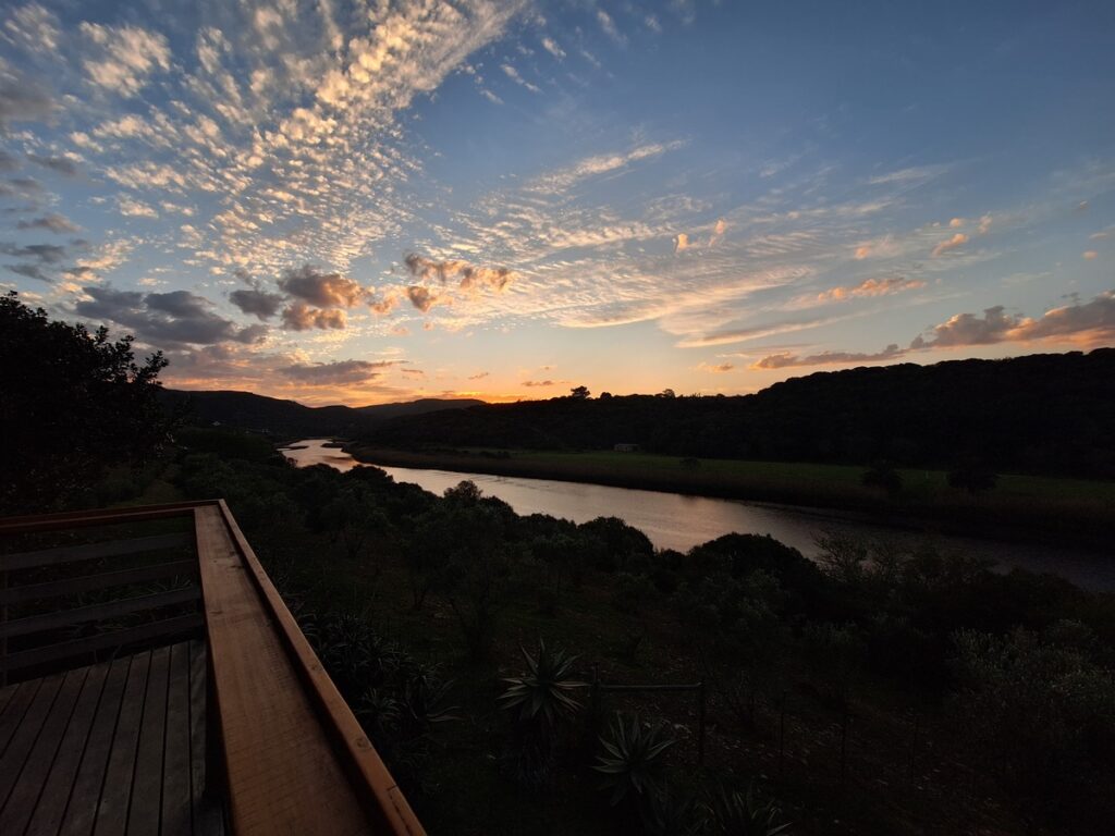 Sunbird Chalet - Wild Olive Guest Farm Beautiful Goukou River view