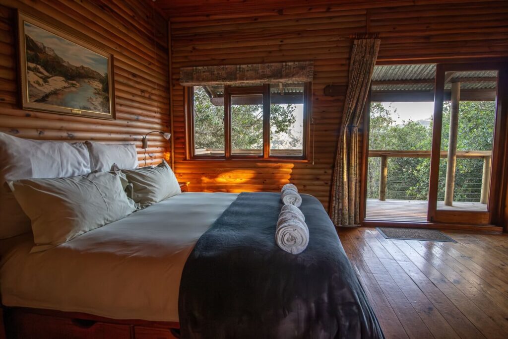 Wild Olive Guest Farm - Hoopoe Cottage Bedroom